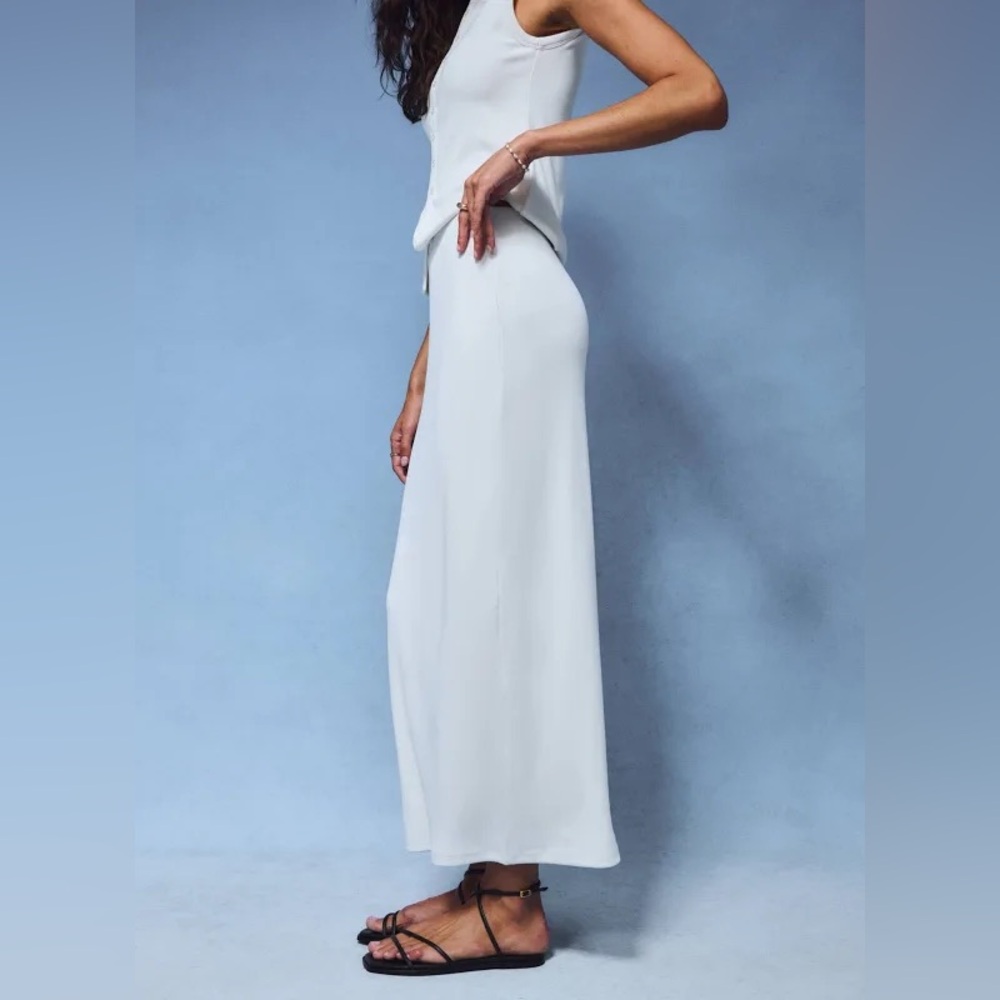 Abercrombie & Fitch Women's Powdered Rib Knit Maxi Skirt - Picture 3 of 10